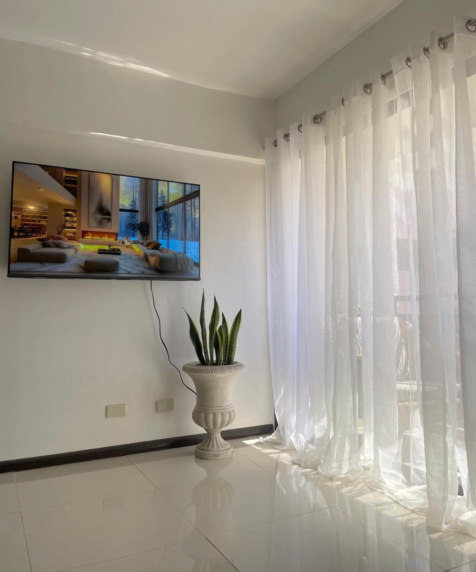 The Premier Suite Lapu-Lapu City Esterno foto